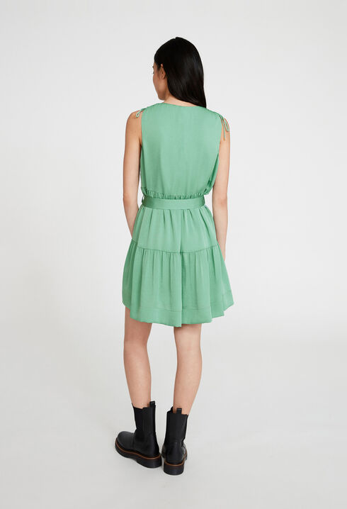 Weich flie&szlig;endes, geg&uuml;rtetes Kleid