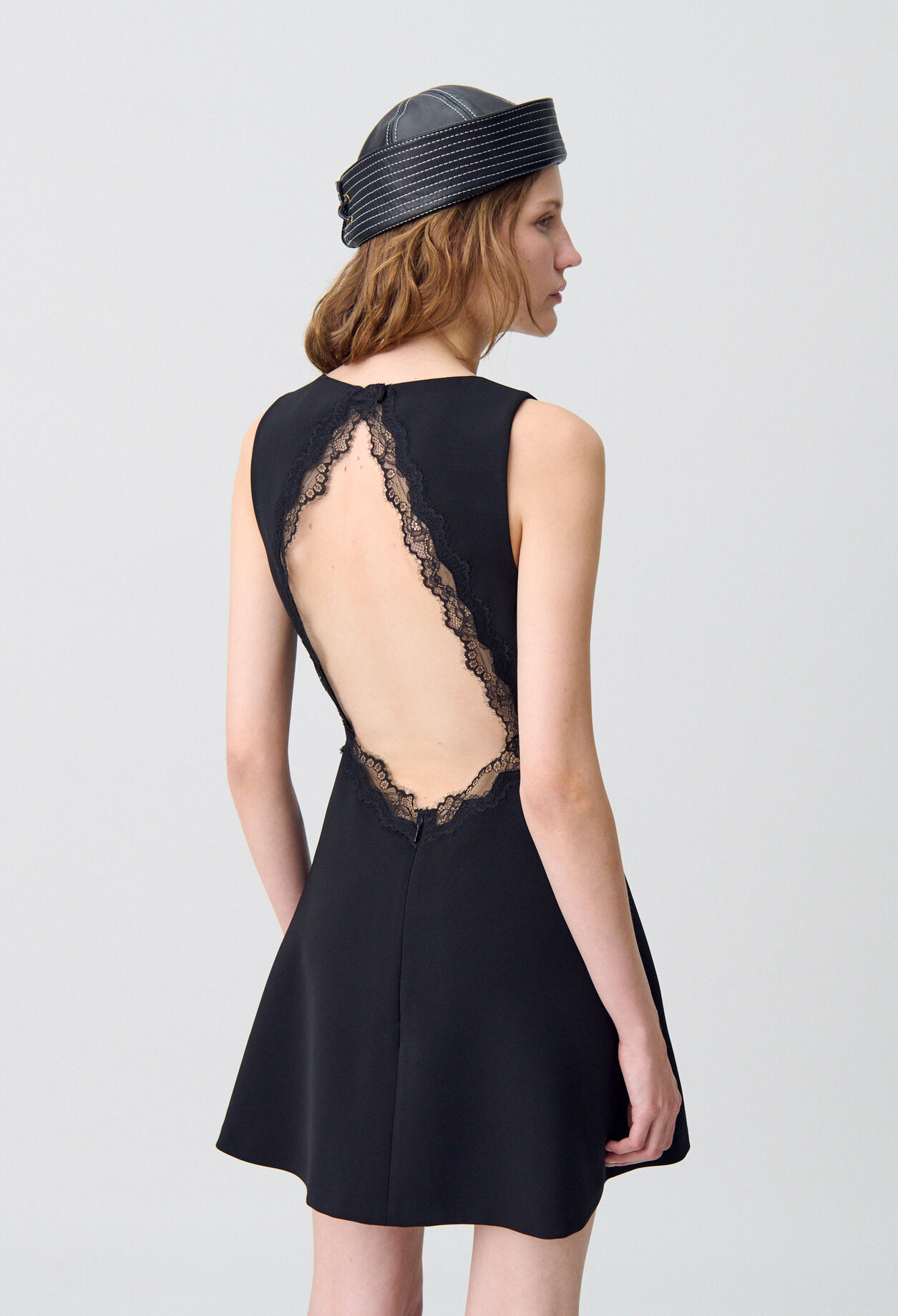 Robe dos nu dentelle