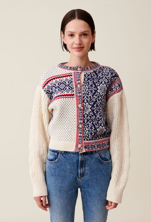 Strickjacke mit Zopfmuster