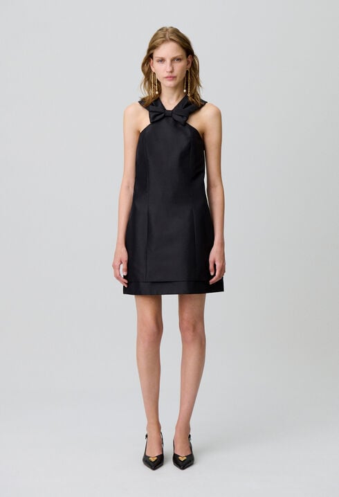 Kurzes Kleid mit Schleife