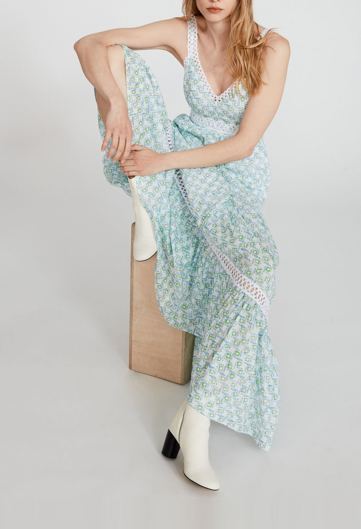 Langes, rückenfreies Kleid