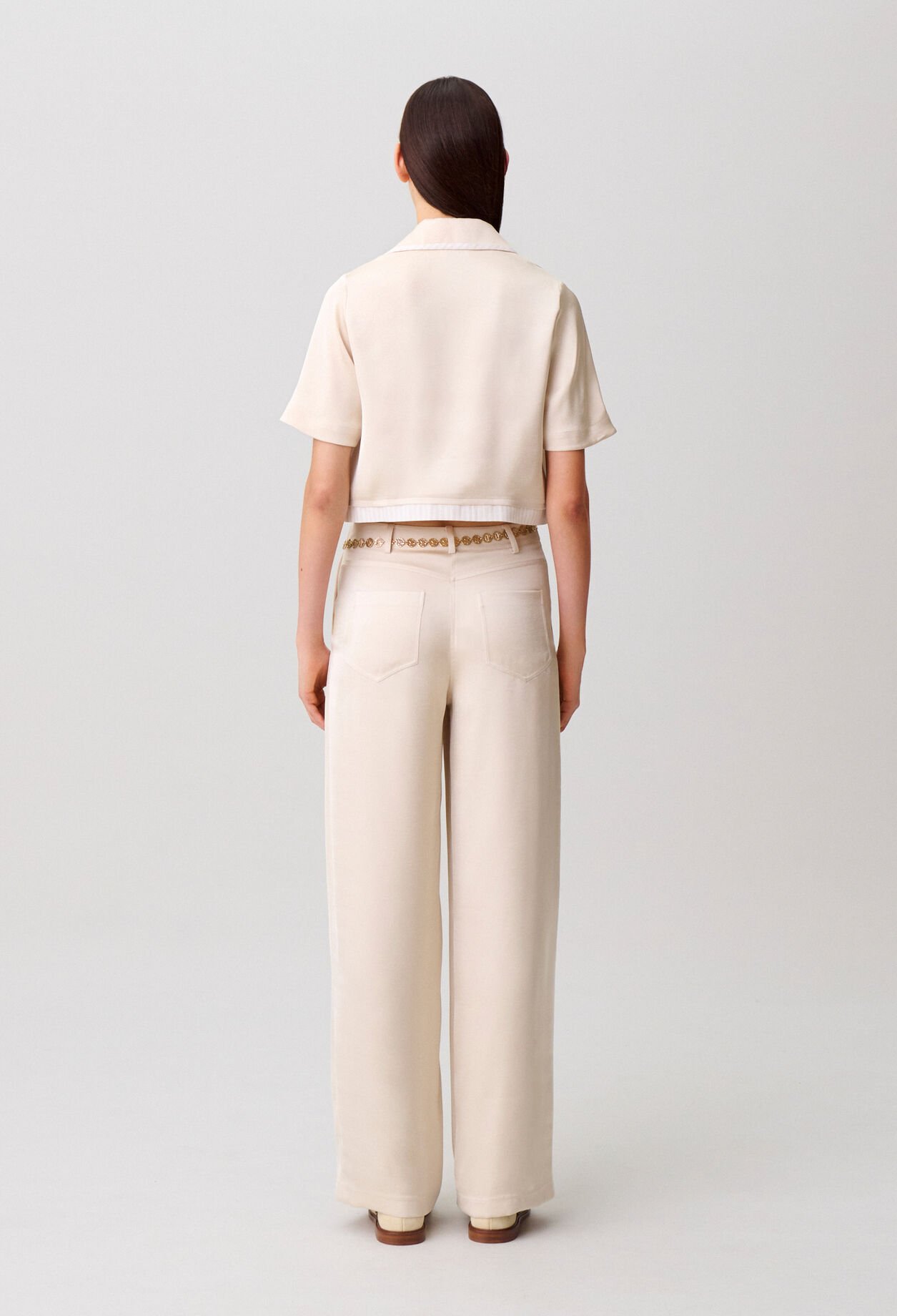 Chemise satin&eacute;e