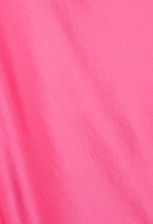 Langes, satiniertes Kleid