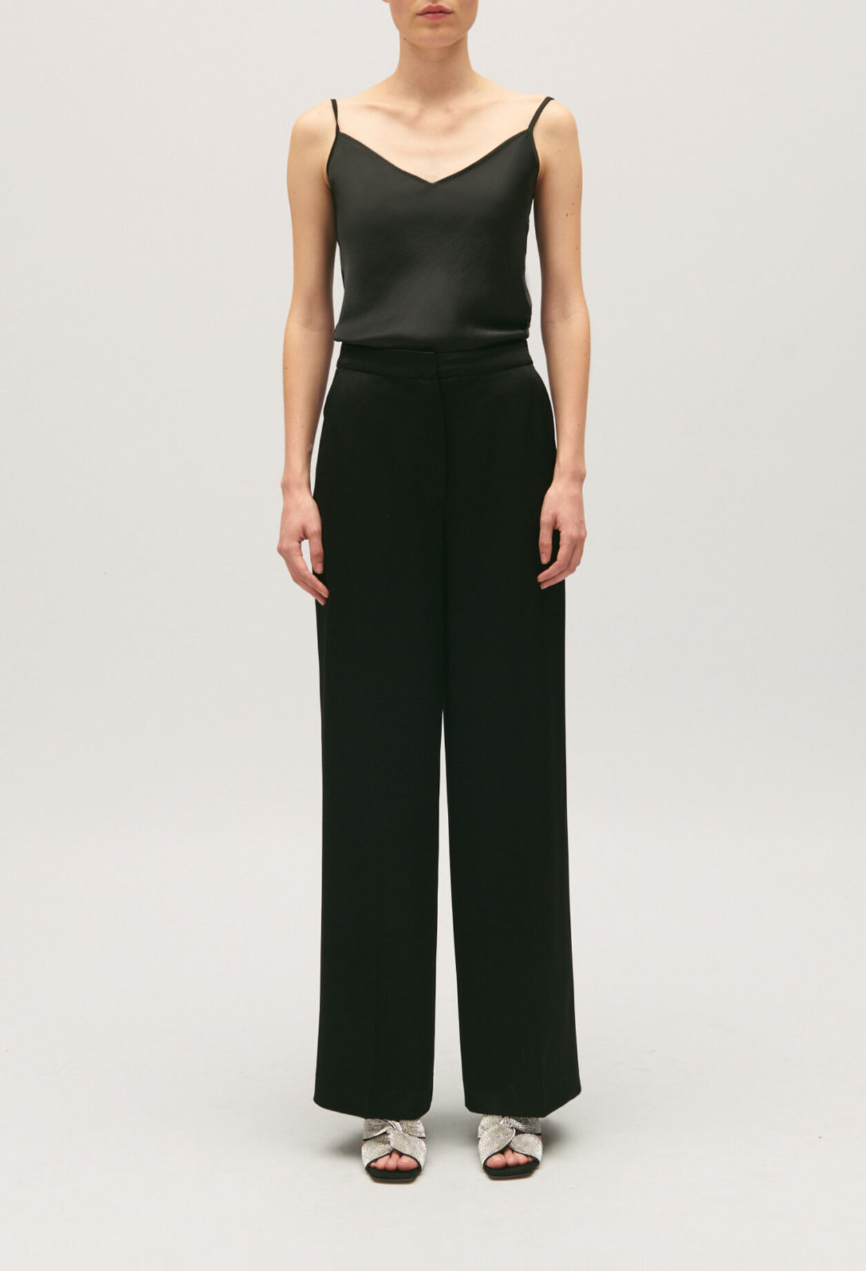 Pantalon tailleur satiné noir
