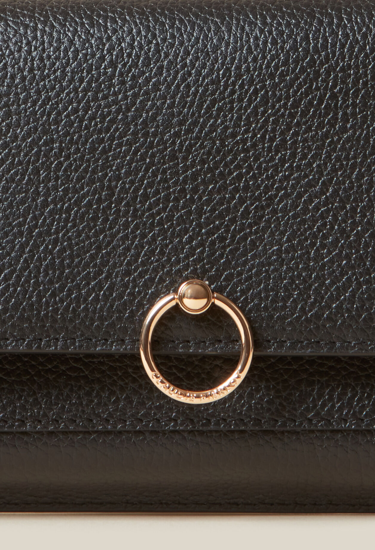 Große Tasche aus genarbtem Leder