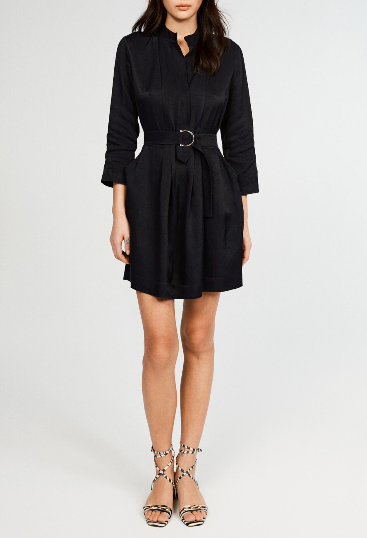 Robe midi ceinturée