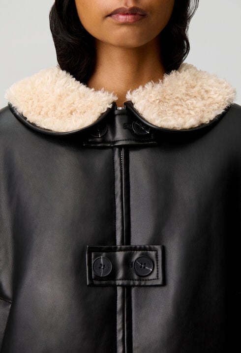 Short wide-cut coat