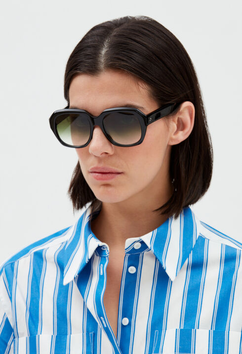 Viereckige Sonnenbrille