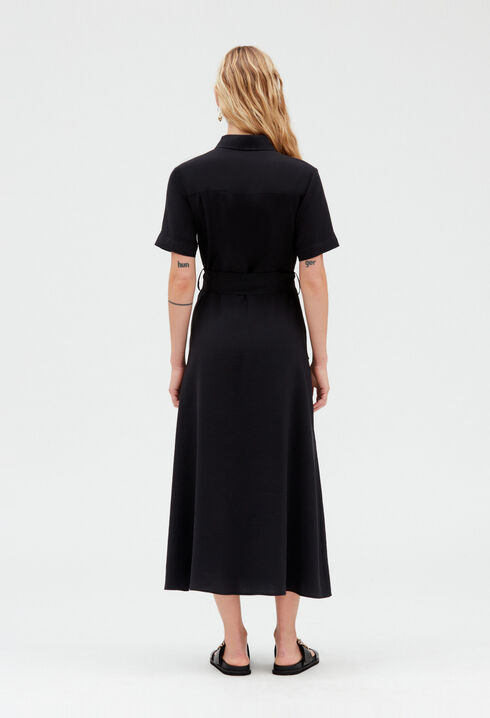 Flie&szlig;endes kurz&auml;rmeliges Midikleid 
