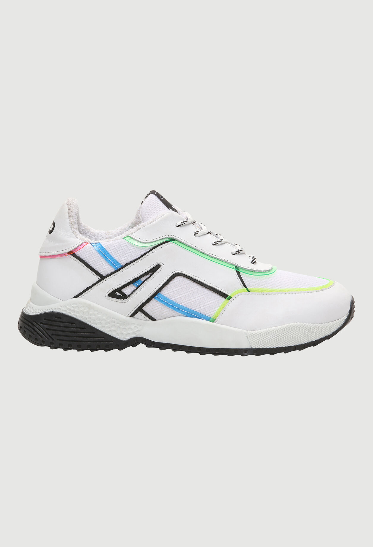 Sneakers mit Grafiksohle