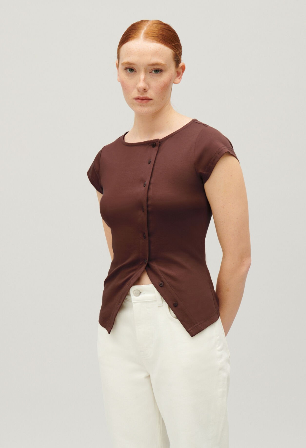 Top boutonné asymétrique noir