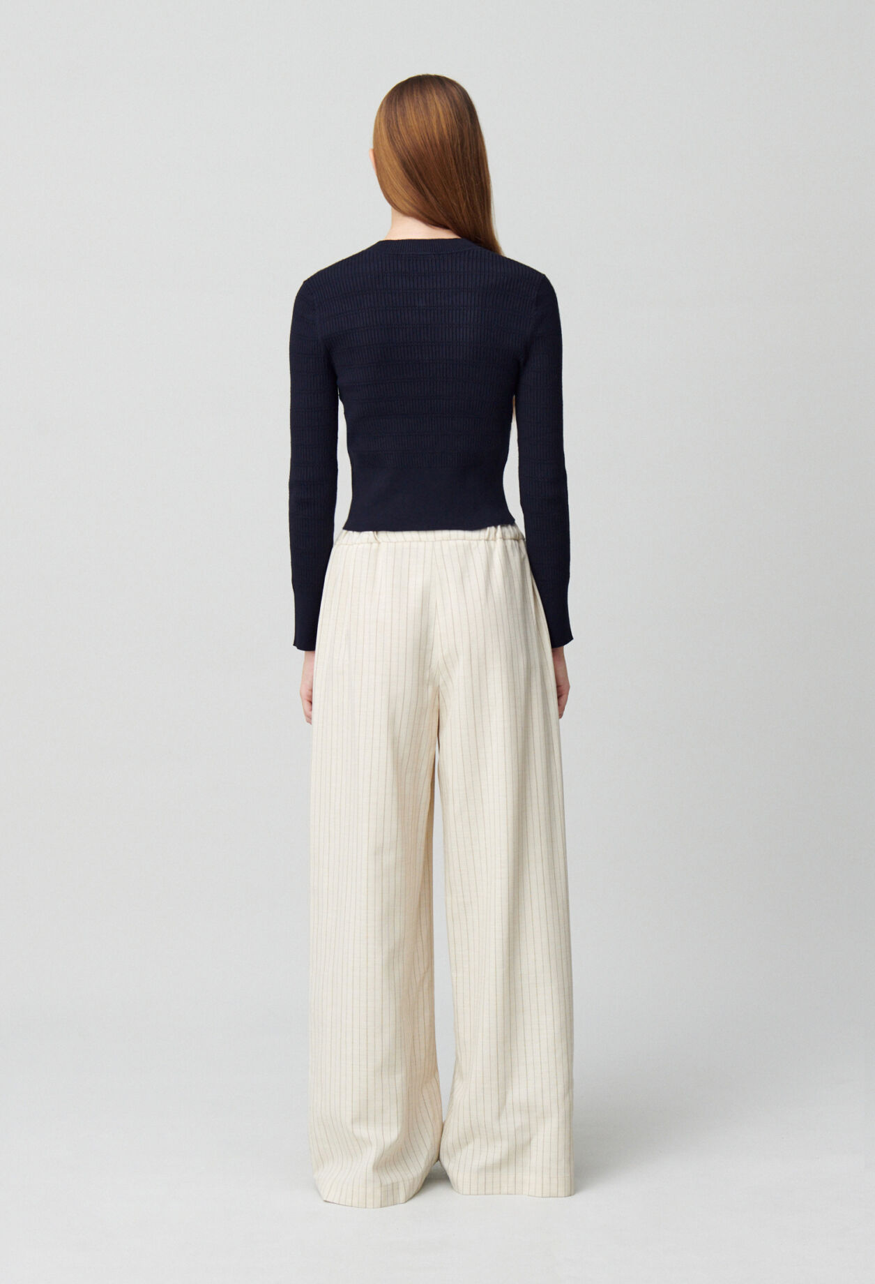 Thin knit jumper with bows