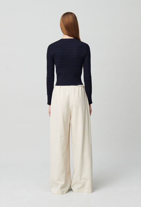 Pull maille fine noeuds