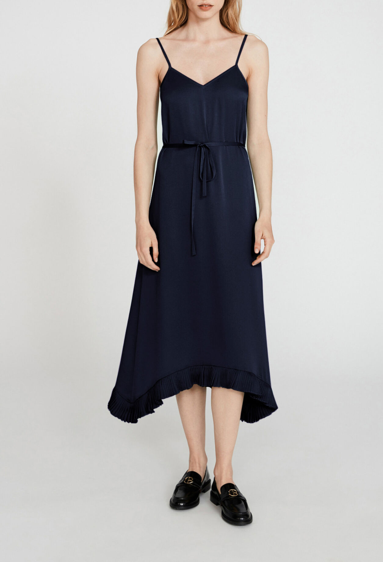 Ausgestelltes Kleid mit Trägern