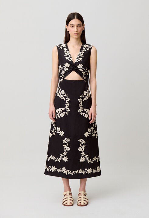 Robe longue noire broderies