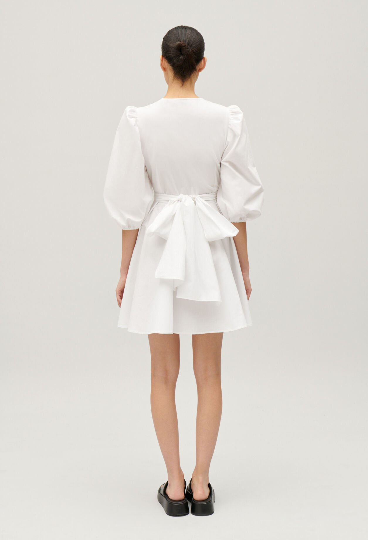 Robe courte cache-cœur