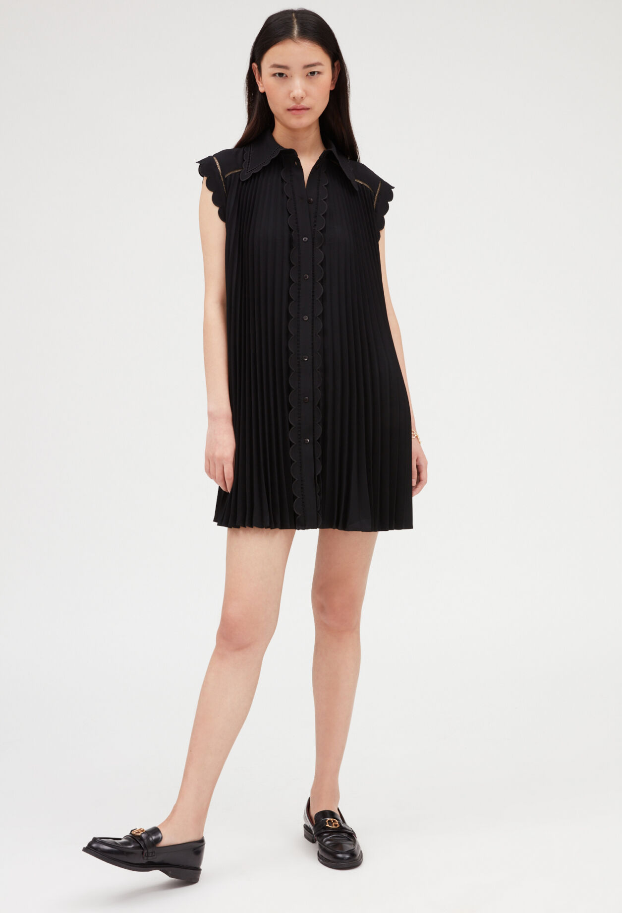 Robe courte plissée