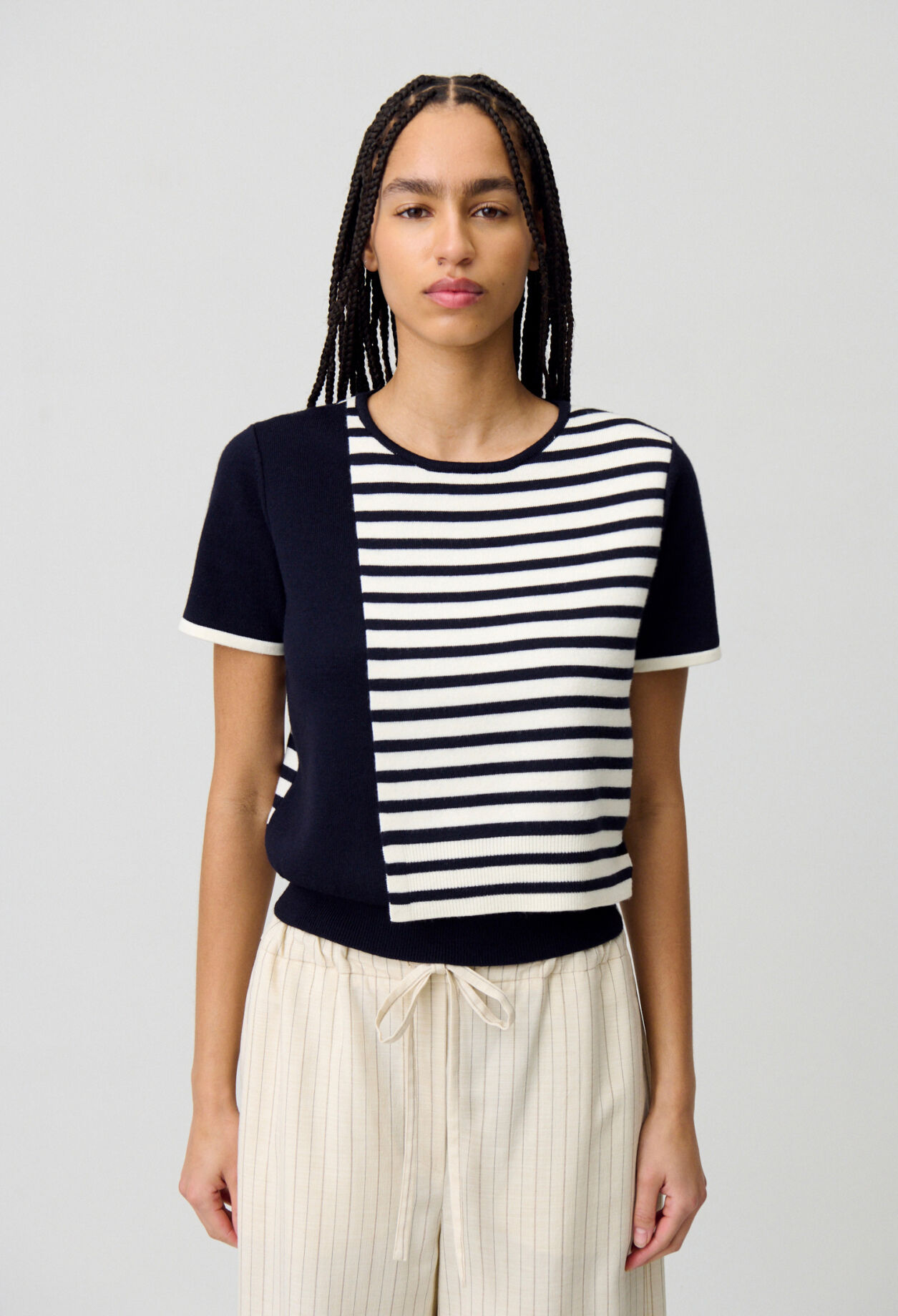 Gekürzter Marine-Pullover