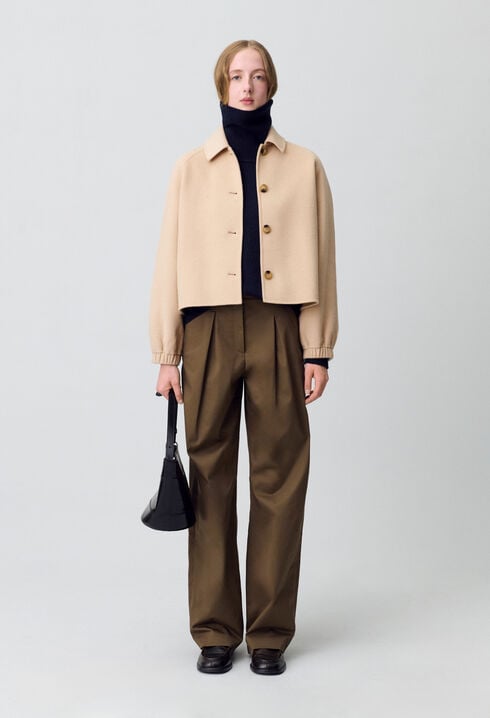 Kurze Jacke mit Hemdkragen