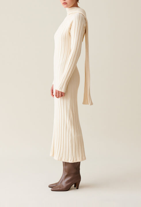 Long knitted dress with tie scarf