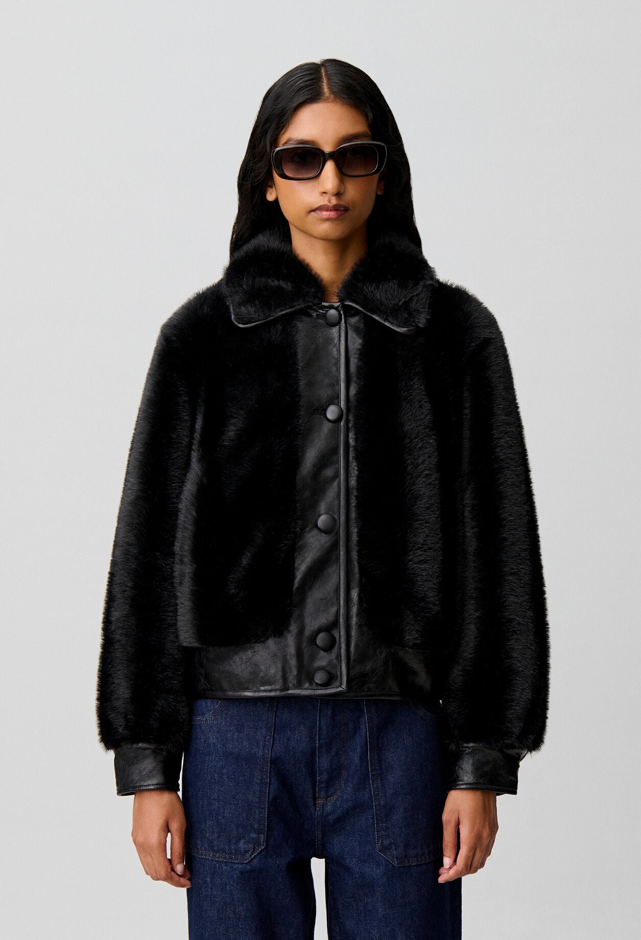 Kurze Kunstpelzjacke