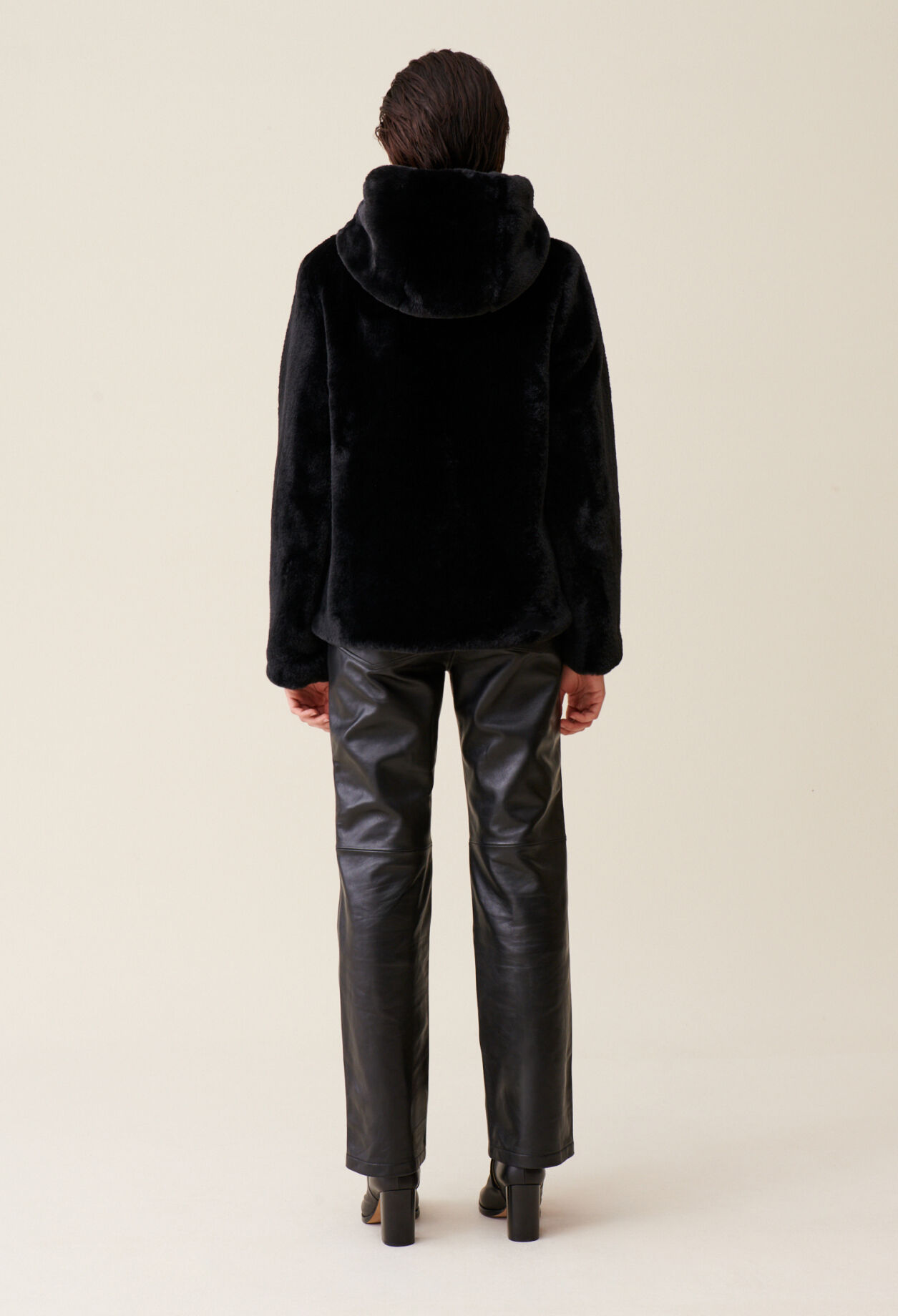 Kapuzenjacke aus Kunstpelz