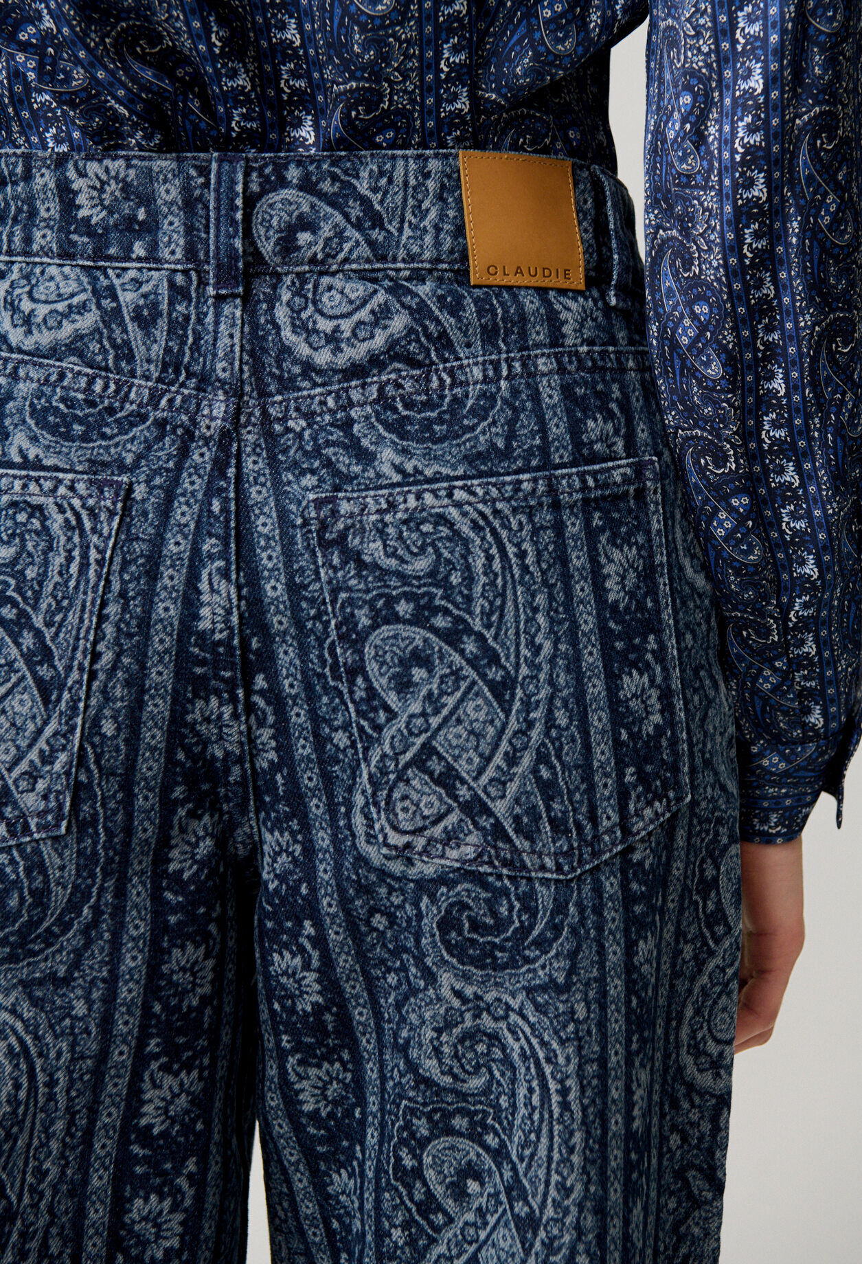 Printed straight denim jeans