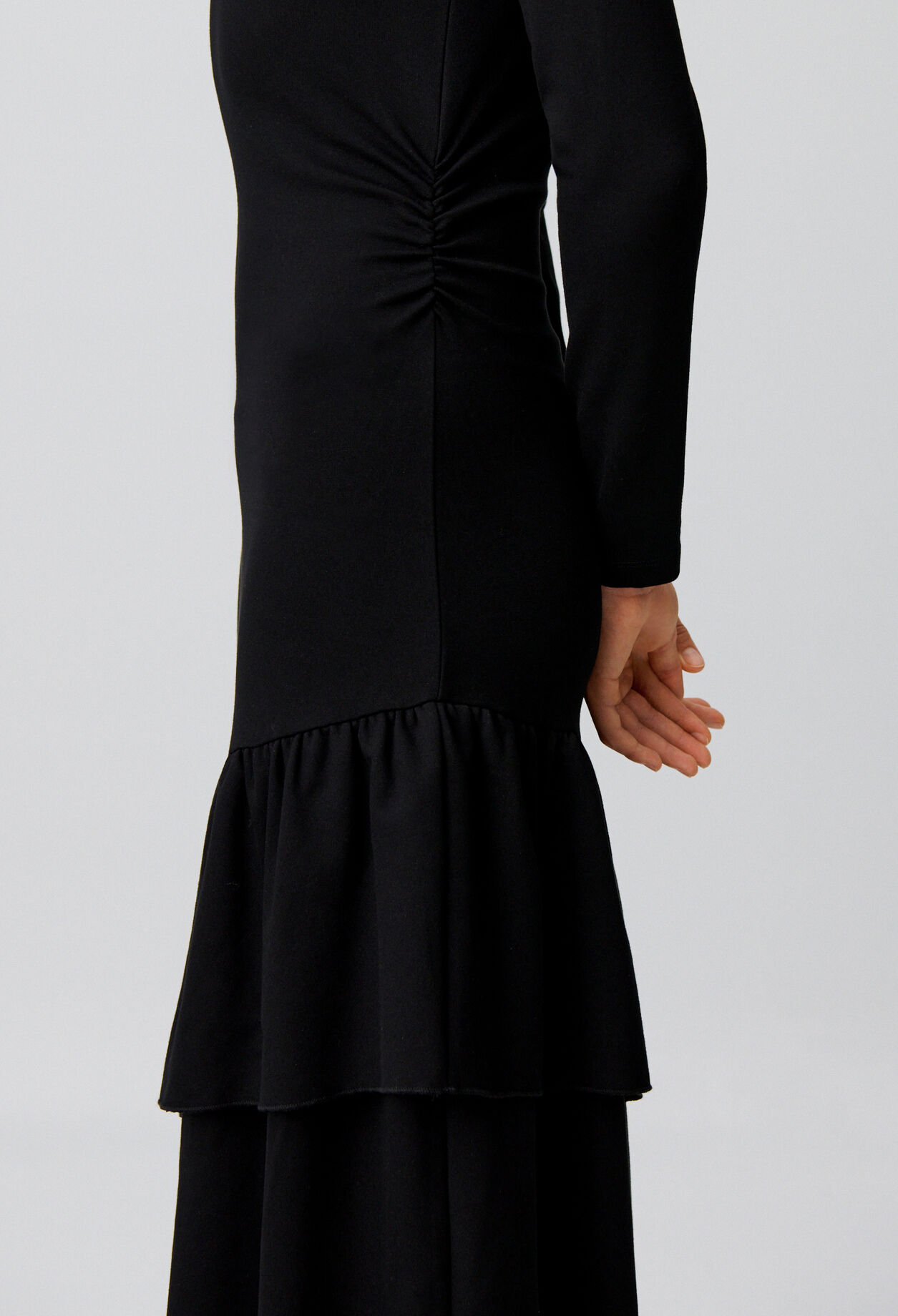Asymmetrisches Jersey-Volantkleid
