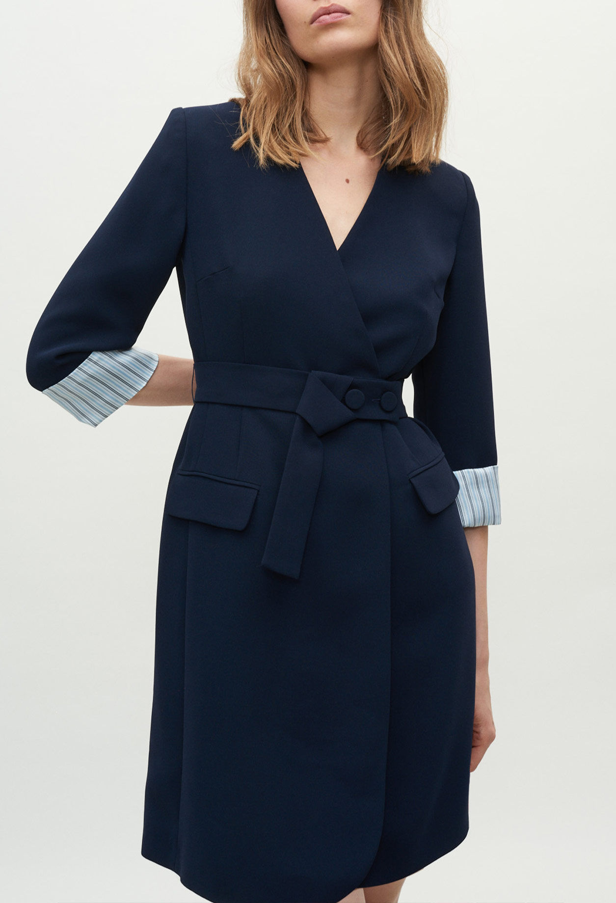 Robe aux poignets contrastants