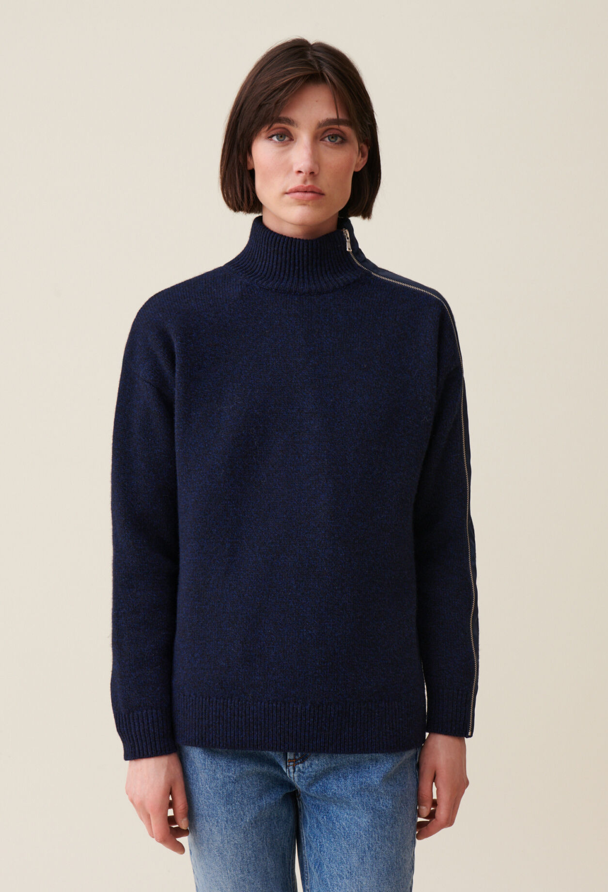 Pull col montant zippé bleu marine
