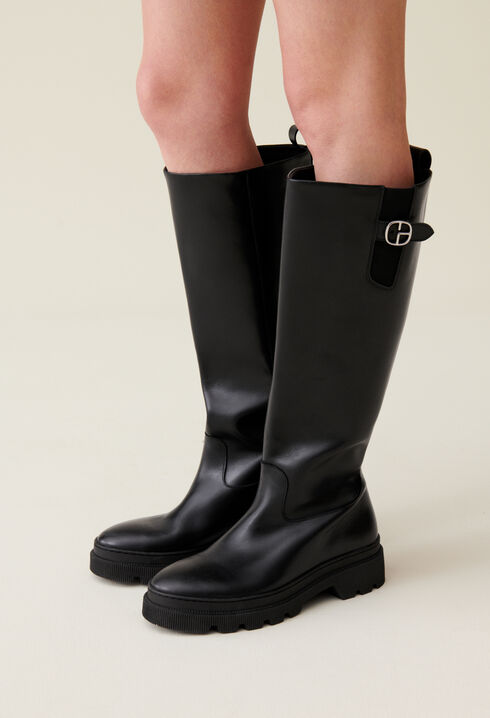 Hohe Lederstiefel