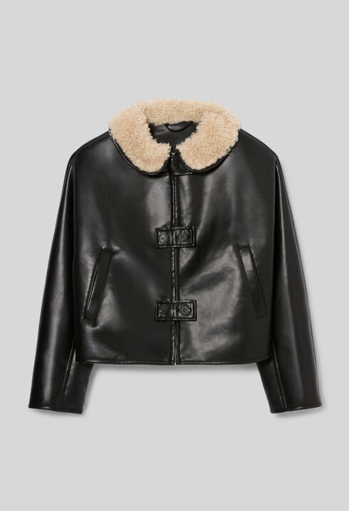 Short wide-cut coat