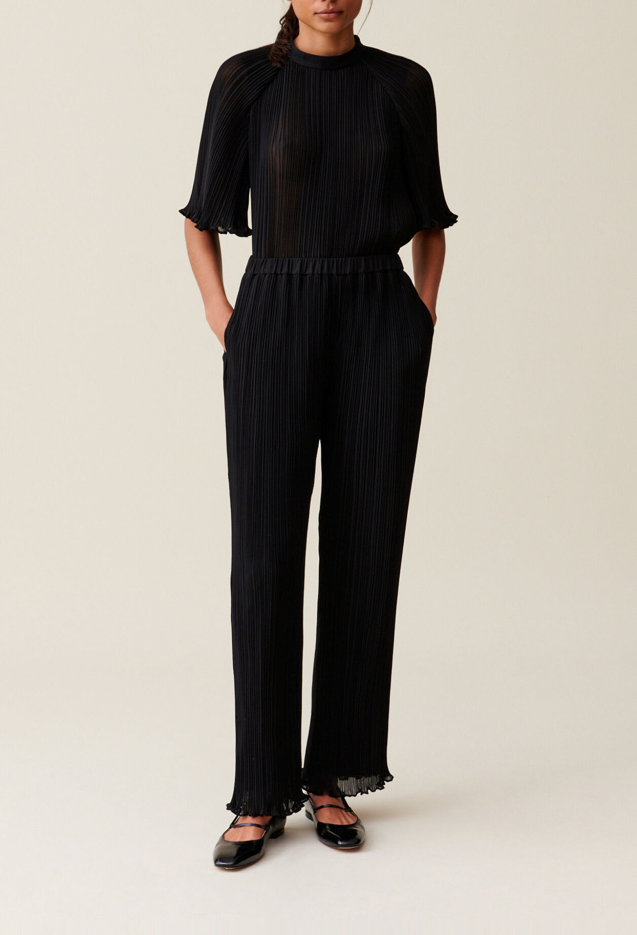 Pantalon fluide pliss&eacute; volant&eacute;