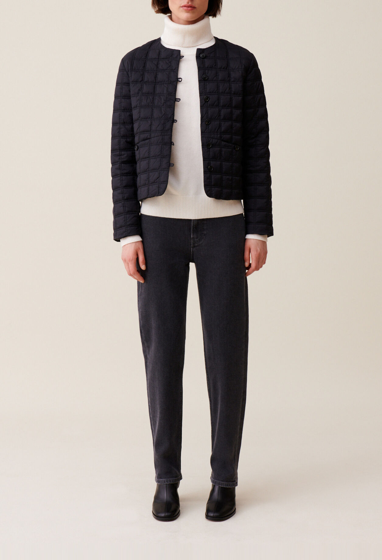 Kurze, leichte Steppjacke
