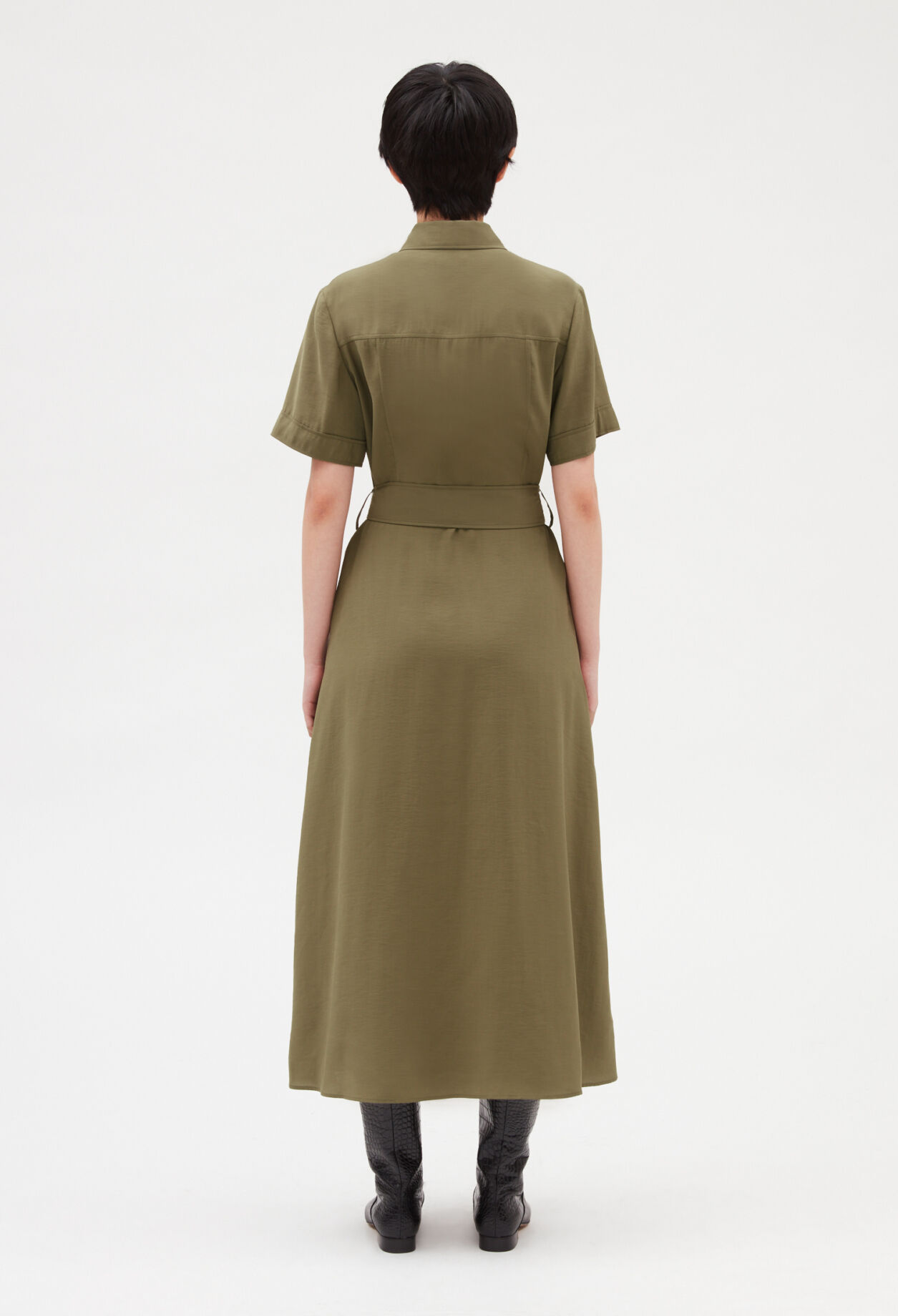 Robe midi fluide manches courtes 
