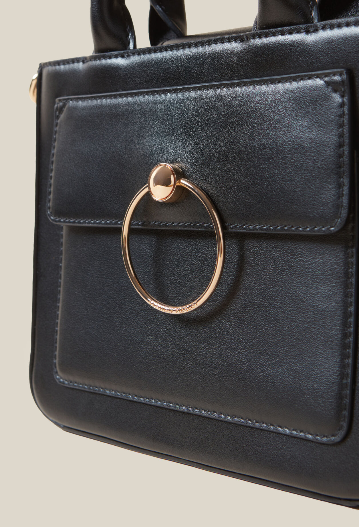 Anouck Tasche Glattleder Kette