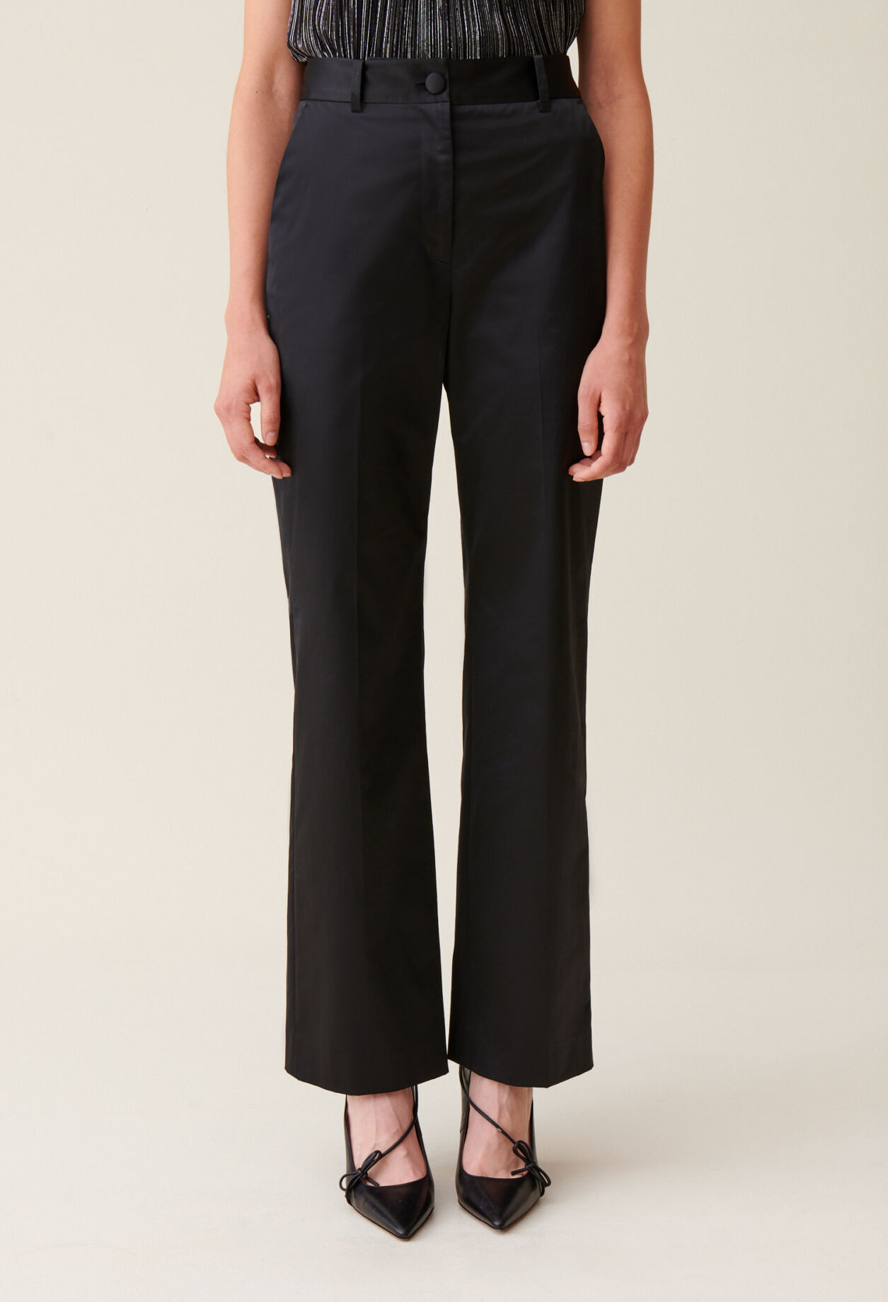 Pantalon satiné slim droit noir