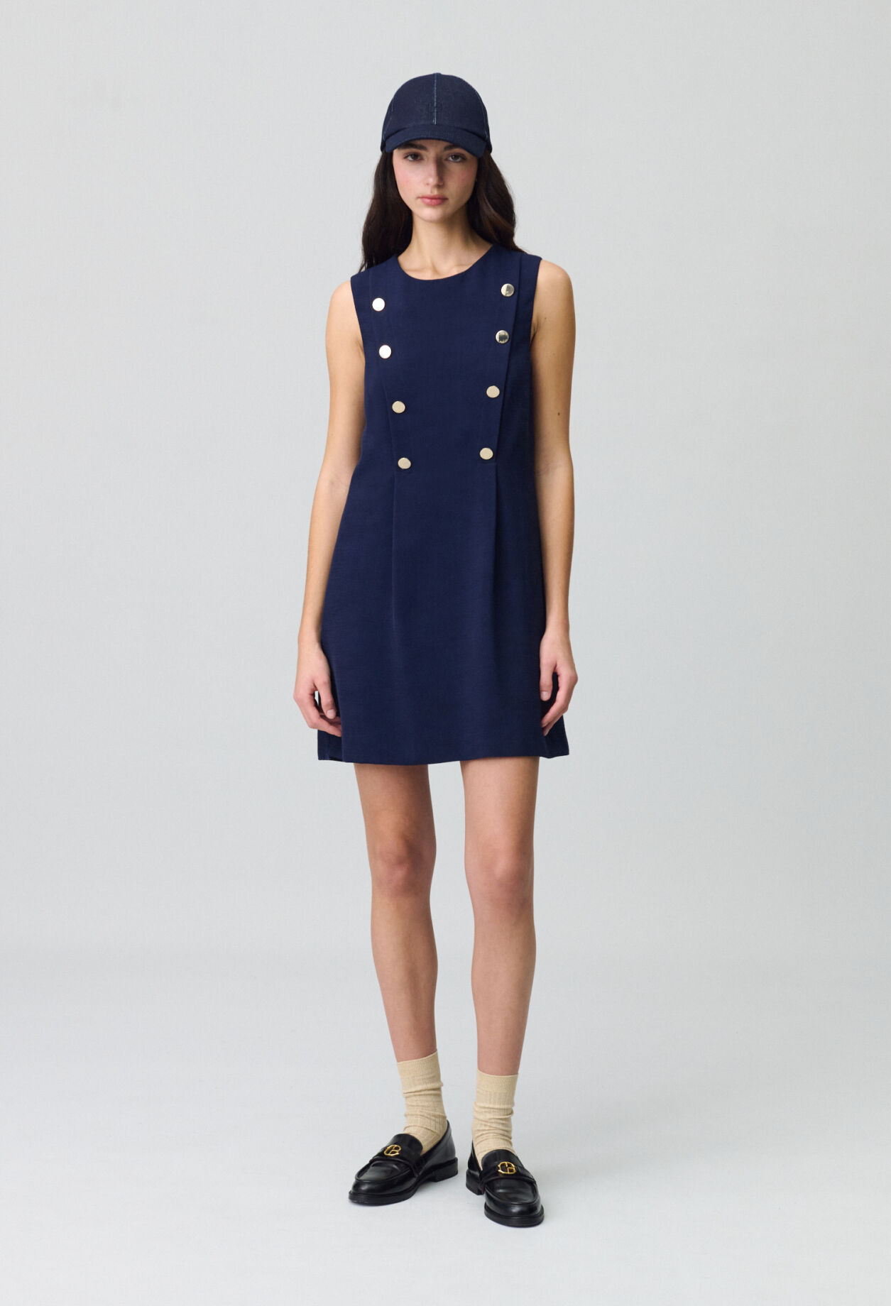 Tailliertes kurzes Kleid