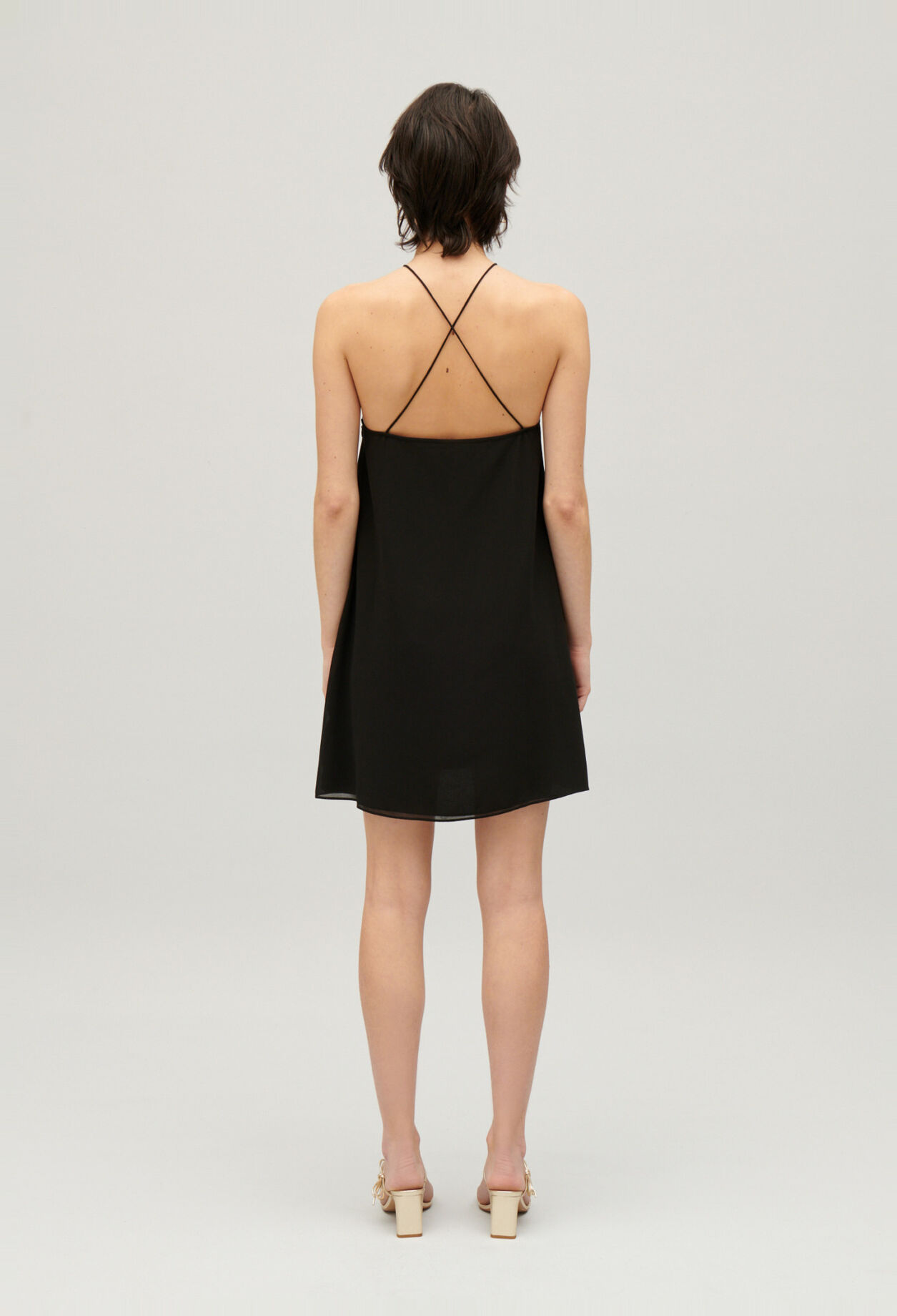 Robe courte plissée noire