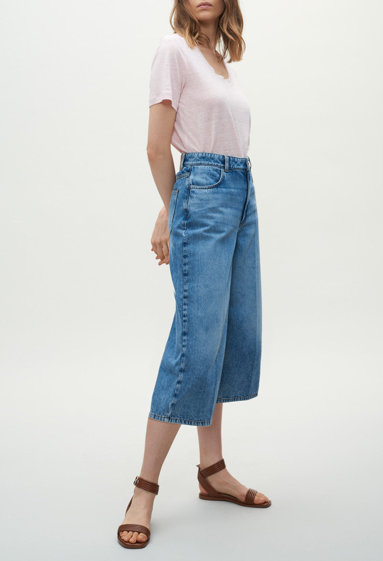 Short-sleeved T-shirt