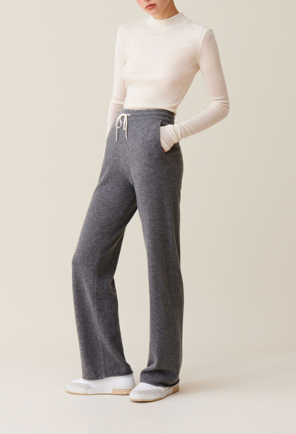 Fluid grey cashmere trousers