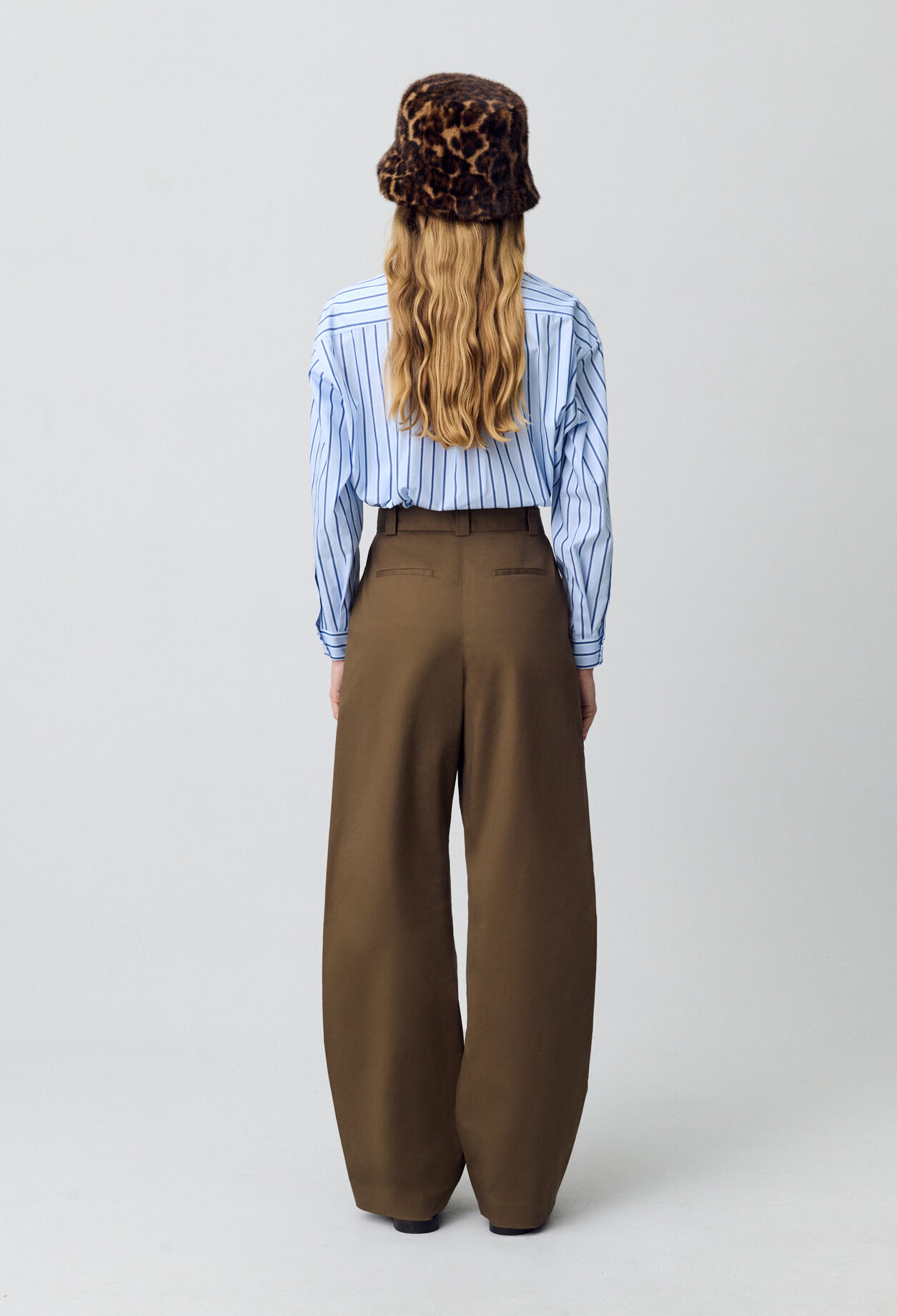 Straight-leg trousers