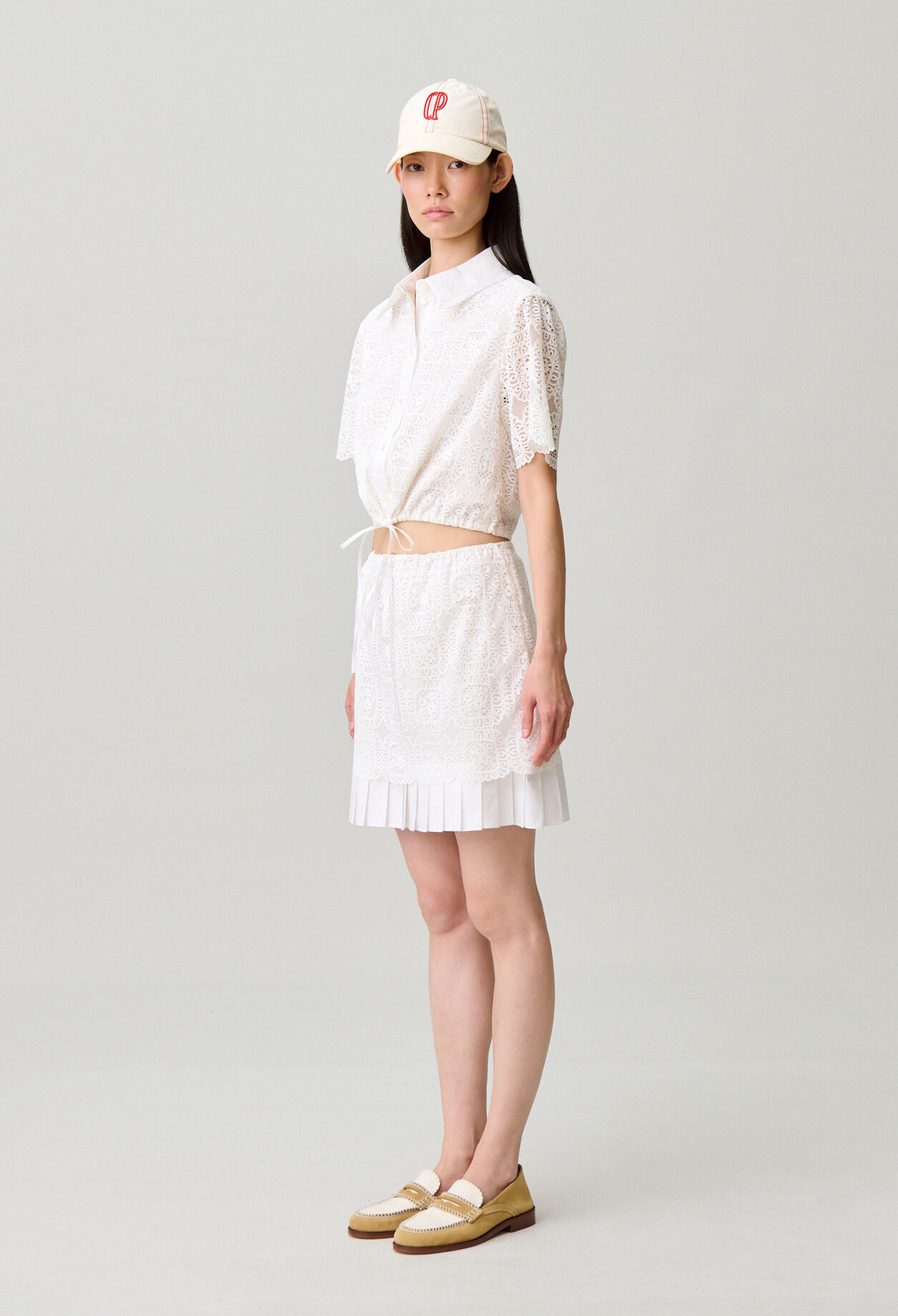 Short lace skirt
