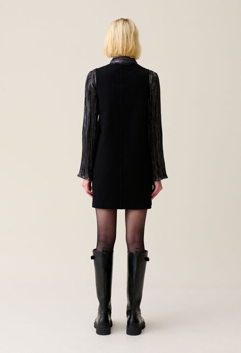 Robe courte sans manches