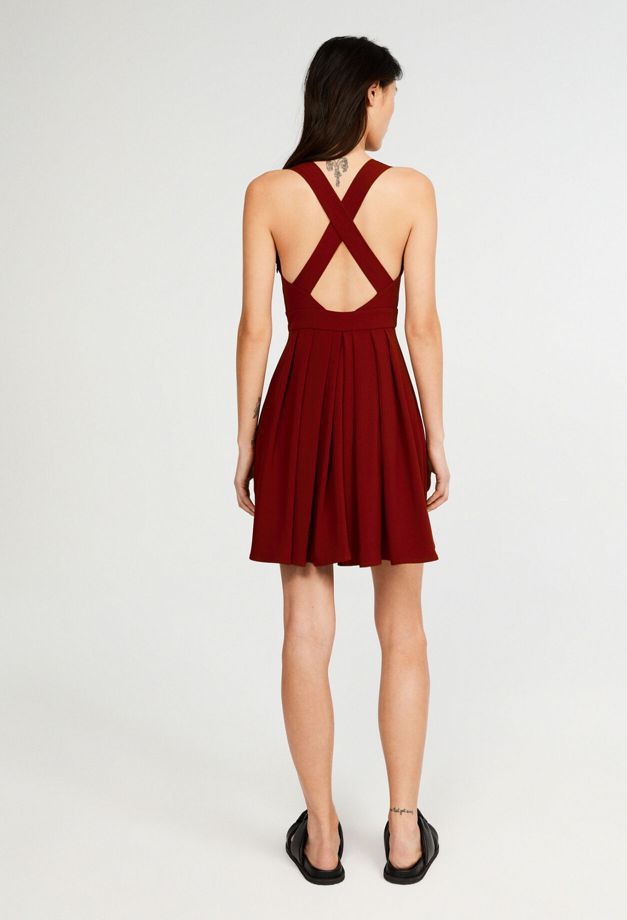 Robe courte sans manches