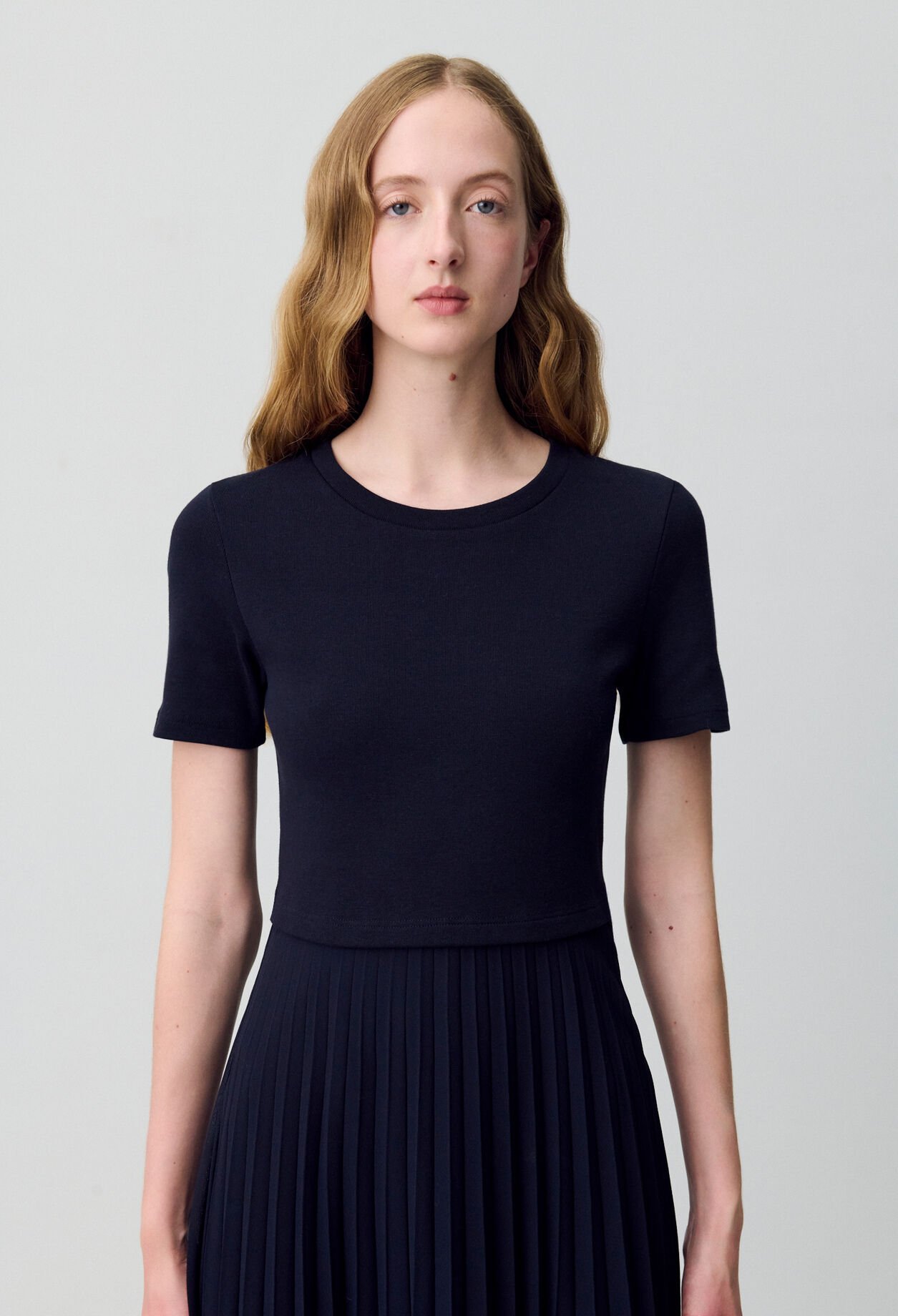 Zweifarbige Kleid in Schwarz und Marine 