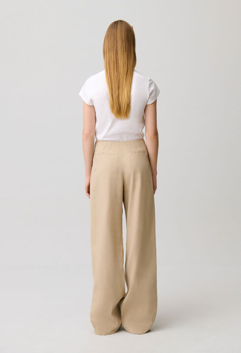 Buttoned linen trousers