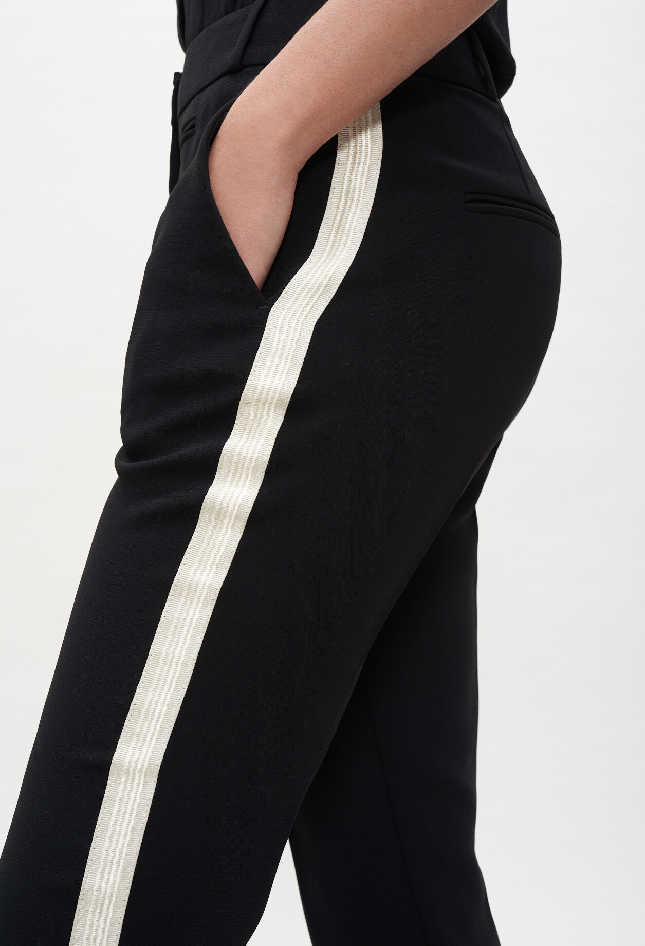 Pantalon de tailleur à coupe carotte