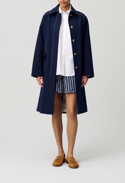 Mittellanger taillierter Trenchcoat