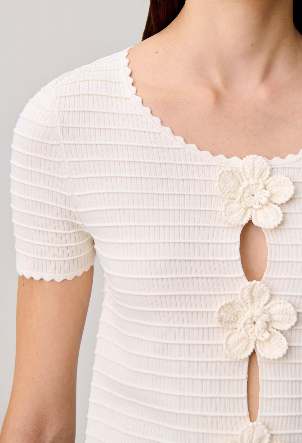 Pull manches courtes ray&eacute;